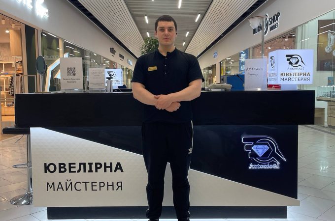 м.Київ,вул.Лугова,12,ТРЦ "Victoria Gardens Kyiv" Майстер Лупу Павло Геннадійович